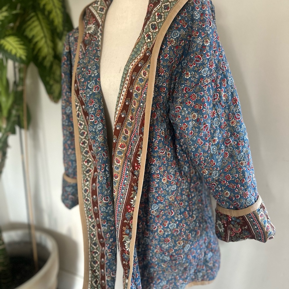 Bohemian Reversible Quilt Jacket with Hood - Picture 6 of 12